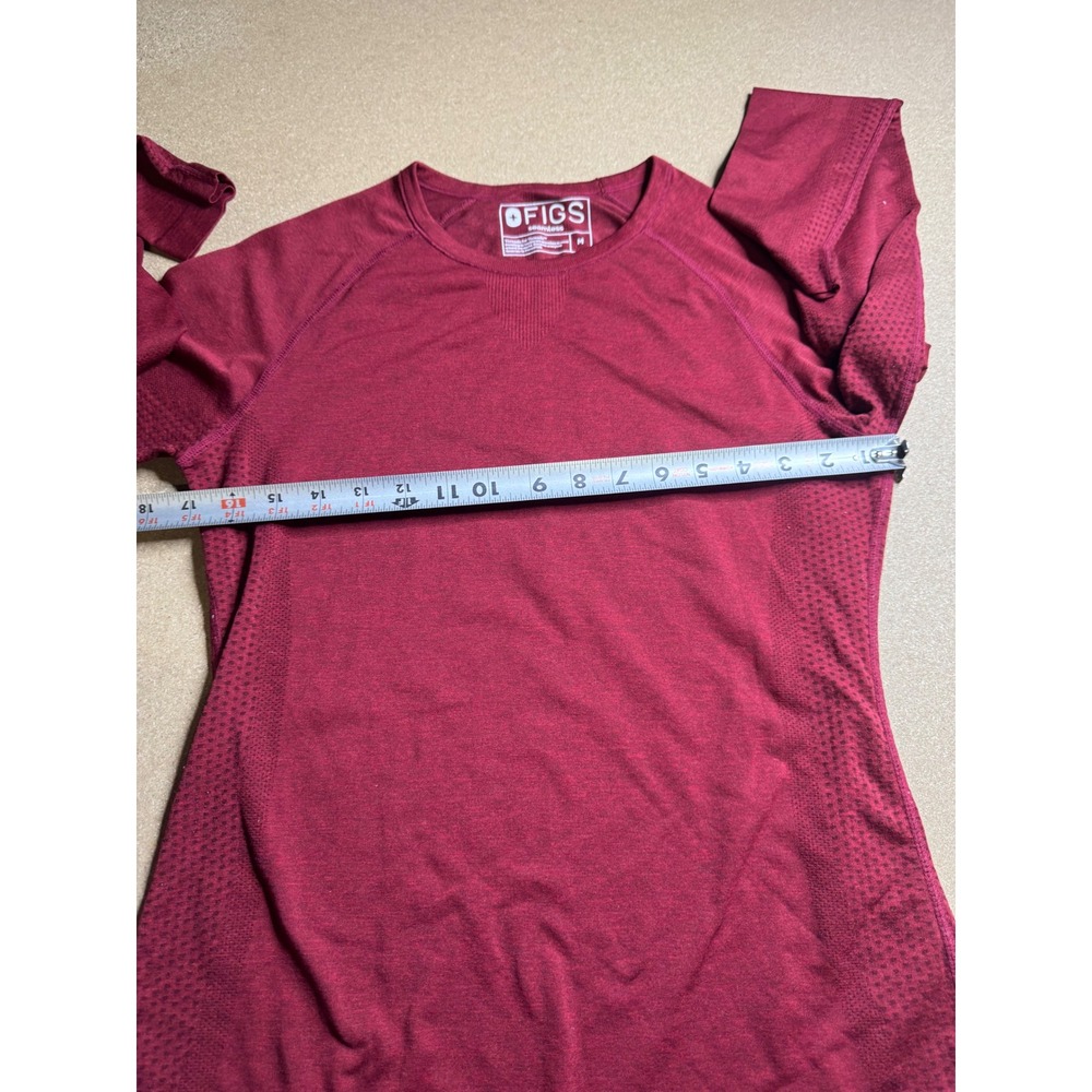 Figs Women Burgundy Seamless Long Sleeve Scrub Undershirt W18KW1002 Size M - Picture 5 of 7